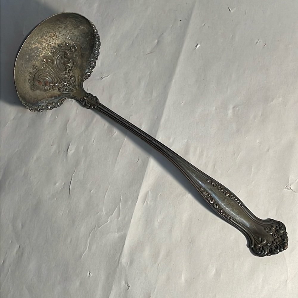 1847 Rogers Bros A1 Avon Pattern Silver Plated Ladle - tarnished